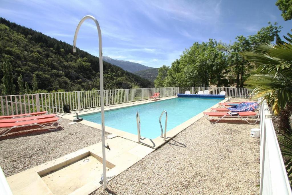 Les Chambres D'Hotes Du Mas Face Au Ventoux Plaisians Exteriör bild